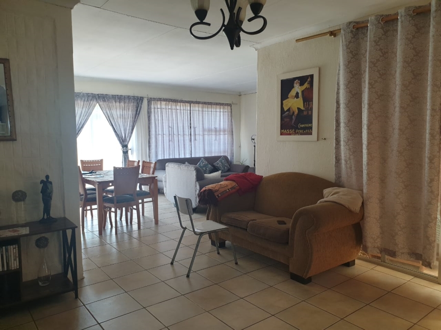 3 Bedroom Property for Sale in Wilro Park Gauteng