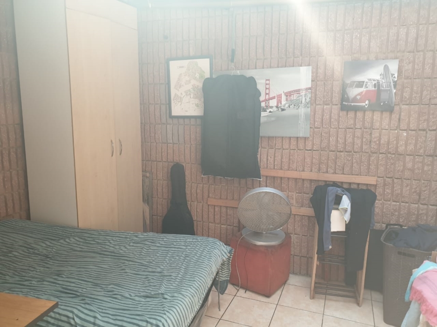 3 Bedroom Property for Sale in Wilro Park Gauteng