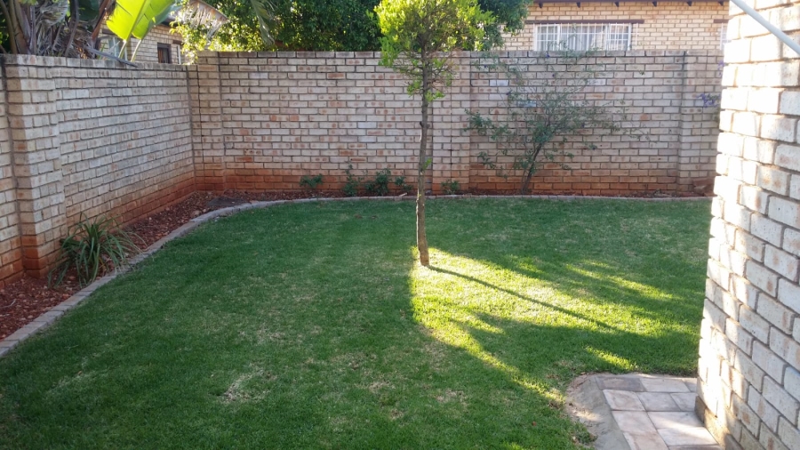 To Let 3 Bedroom Property for Rent in Willowbrook Gauteng
