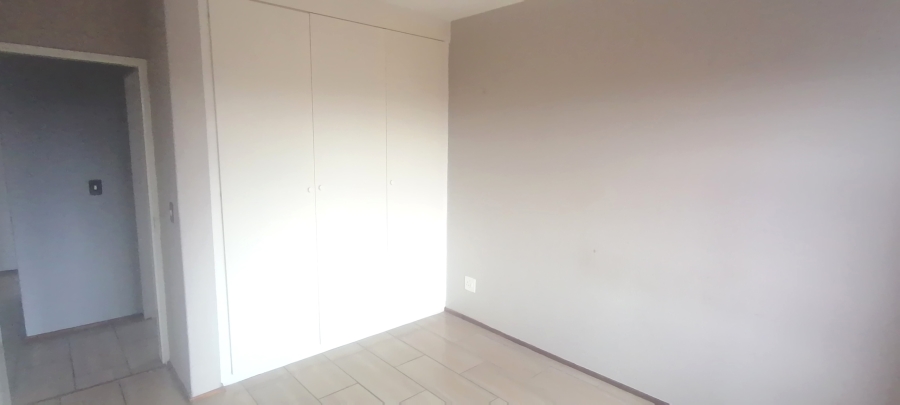 To Let 3 Bedroom Property for Rent in Wilro Park Gauteng