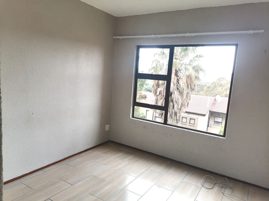 To Let 3 Bedroom Property for Rent in Wilro Park Gauteng