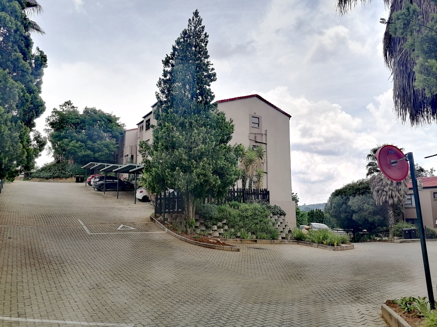 To Let 3 Bedroom Property for Rent in Wilro Park Gauteng