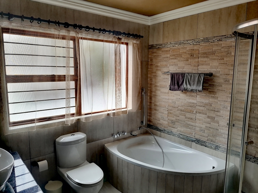 To Let 4 Bedroom Property for Rent in Rangeview Gauteng