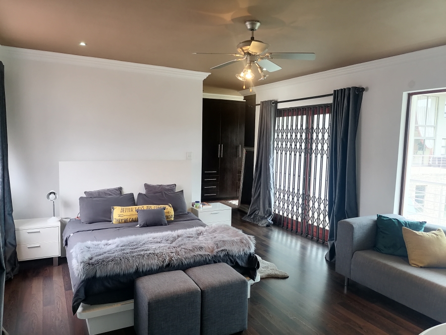 To Let 4 Bedroom Property for Rent in Rangeview Gauteng