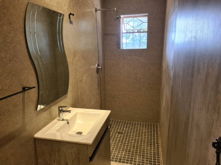 To Let 2 Bedroom Property for Rent in Linden Gauteng