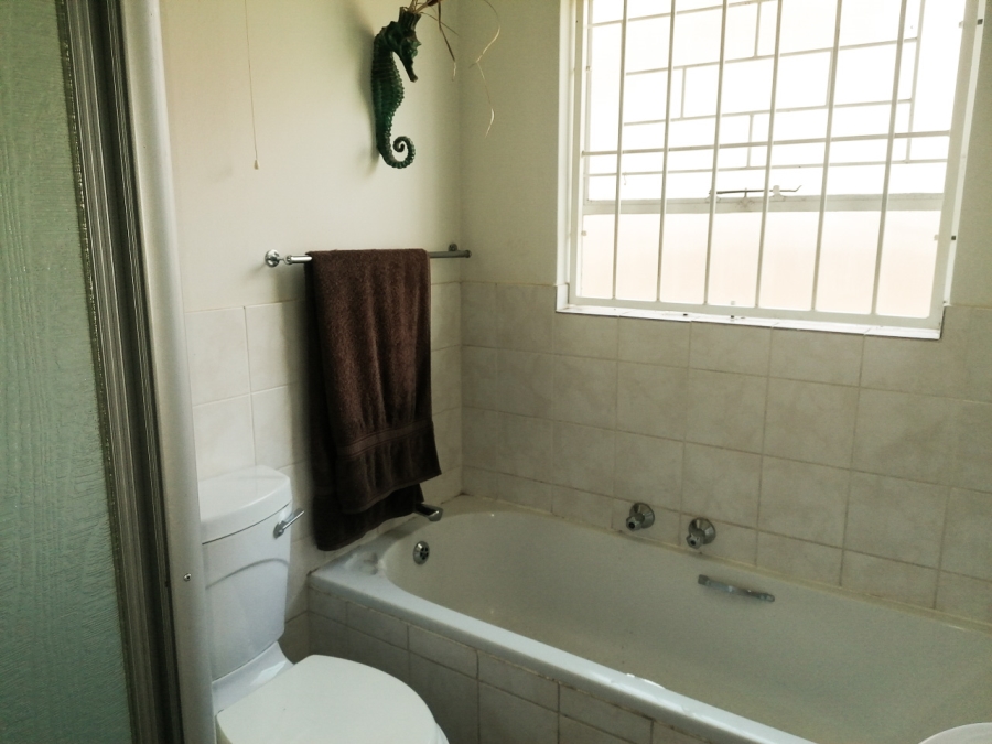 To Let 2 Bedroom Property for Rent in Honeydew Manor Gauteng