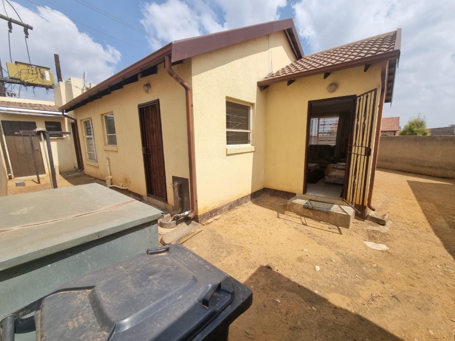 3 Bedroom Property for Sale in Bram Fischerville Gauteng