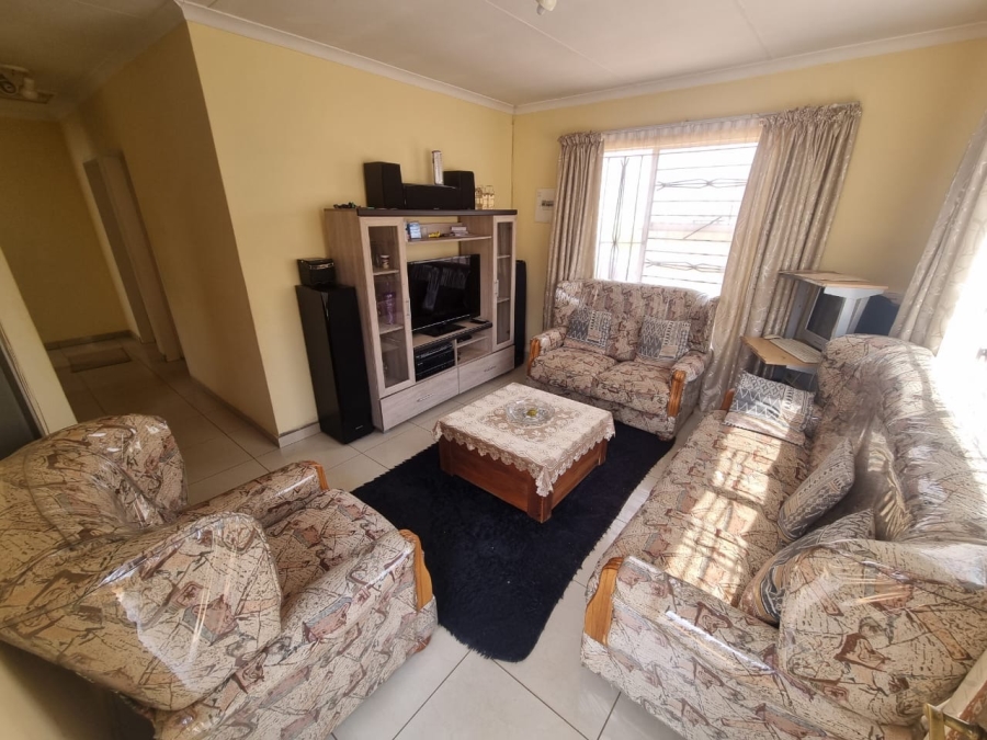 3 Bedroom Property for Sale in Bram Fischerville Gauteng