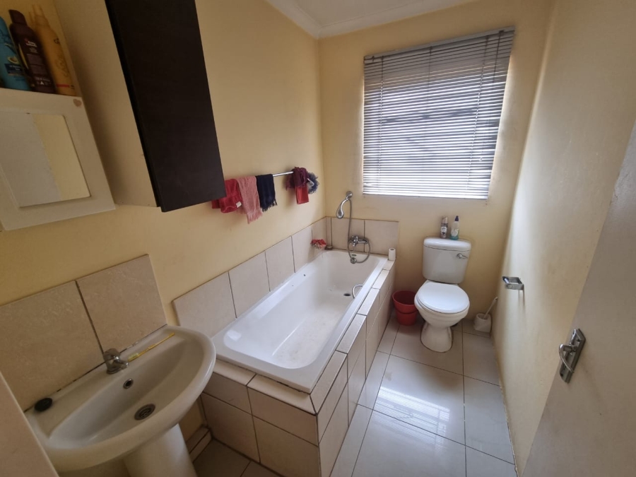 3 Bedroom Property for Sale in Bram Fischerville Gauteng