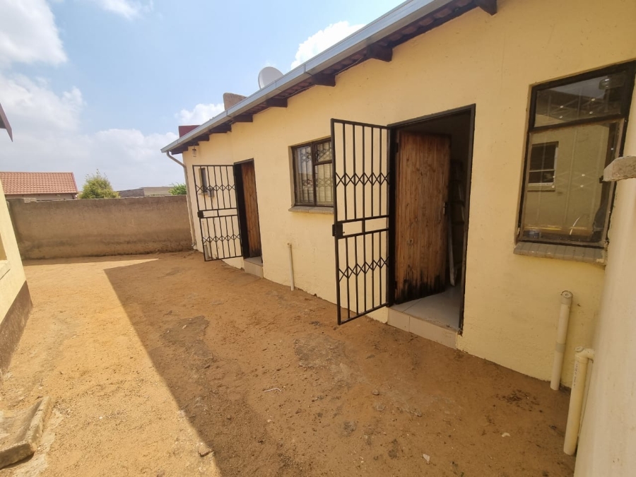 3 Bedroom Property for Sale in Bram Fischerville Gauteng