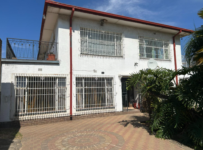 4 Bedroom Property for Sale in Glenanda Gauteng