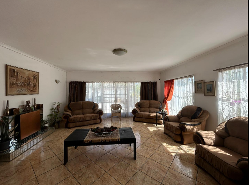 4 Bedroom Property for Sale in Glenanda Gauteng