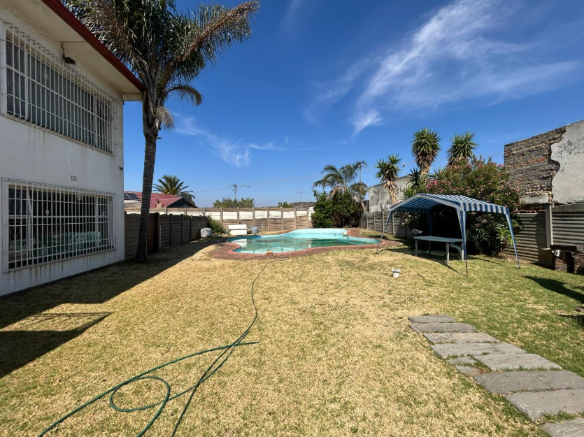 4 Bedroom Property for Sale in Glenanda Gauteng