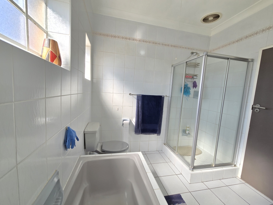 3 Bedroom Property for Sale in Chrisville Gauteng