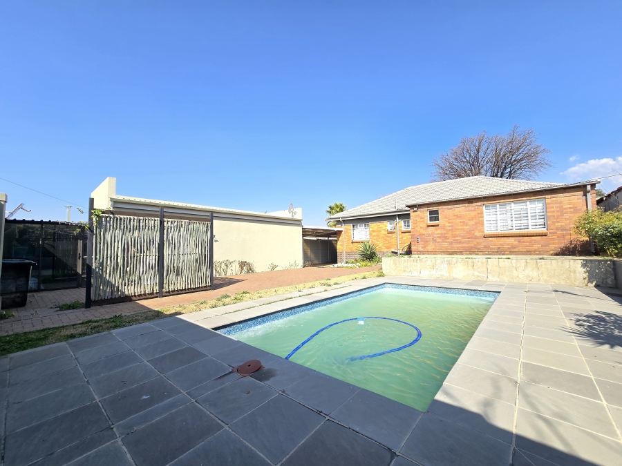3 Bedroom Property for Sale in Chrisville Gauteng