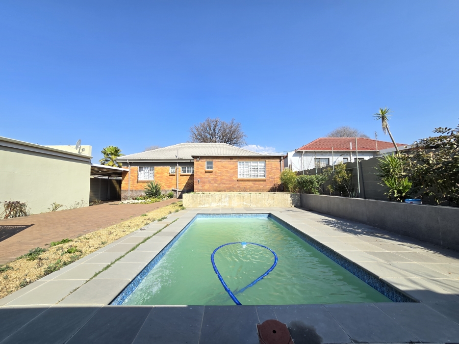 3 Bedroom Property for Sale in Chrisville Gauteng