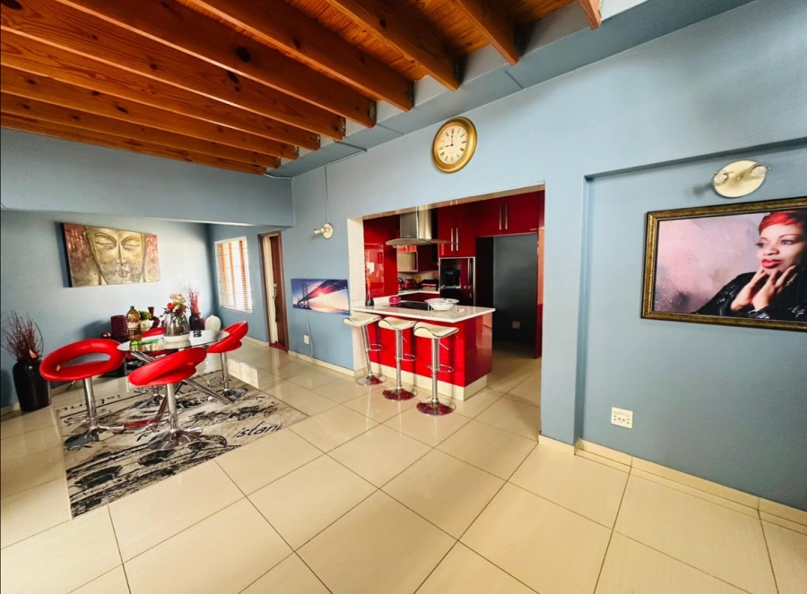 2 Bedroom Property for Sale in Mondeor Gauteng