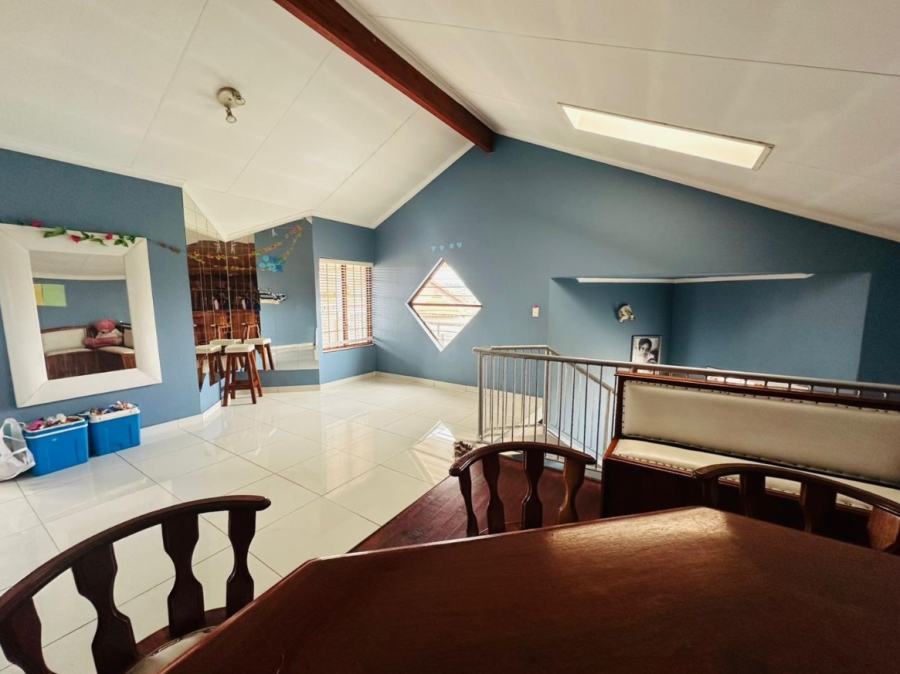 2 Bedroom Property for Sale in Mondeor Gauteng