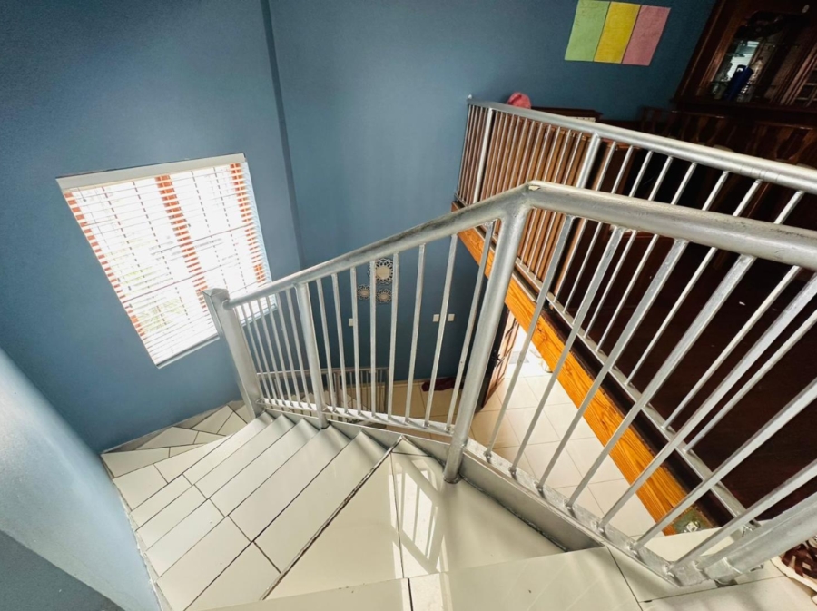 2 Bedroom Property for Sale in Mondeor Gauteng