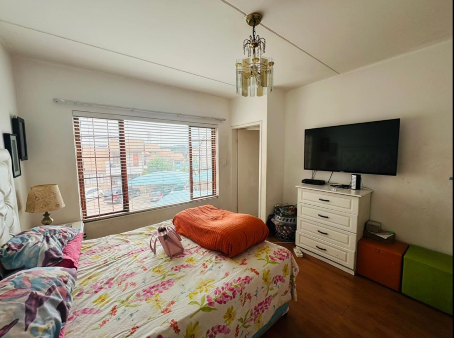 2 Bedroom Property for Sale in Mondeor Gauteng