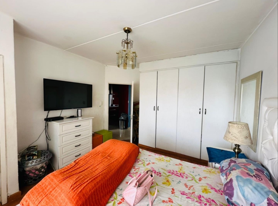 2 Bedroom Property for Sale in Mondeor Gauteng