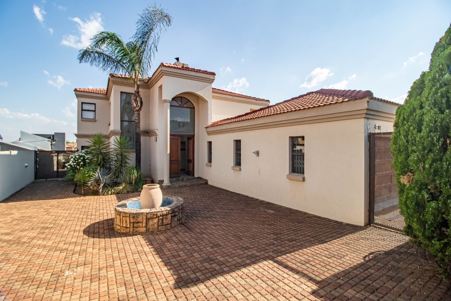 4 Bedroom Property for Sale in Liefde en Vrede Gauteng