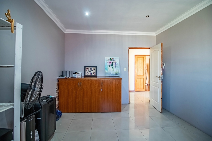 4 Bedroom Property for Sale in Liefde en Vrede Gauteng