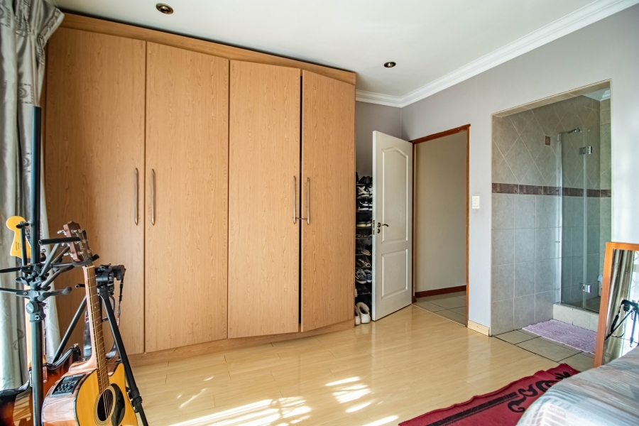 4 Bedroom Property for Sale in Liefde en Vrede Gauteng