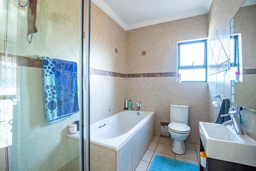 4 Bedroom Property for Sale in Liefde en Vrede Gauteng