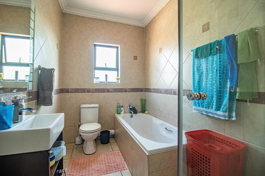 4 Bedroom Property for Sale in Liefde en Vrede Gauteng