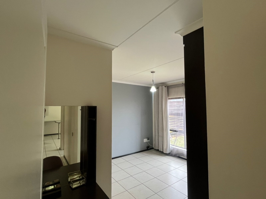 3 Bedroom Property for Sale in Oakdene Gauteng