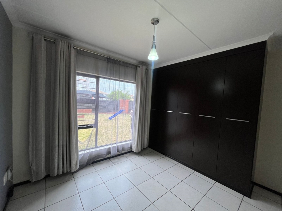 3 Bedroom Property for Sale in Oakdene Gauteng