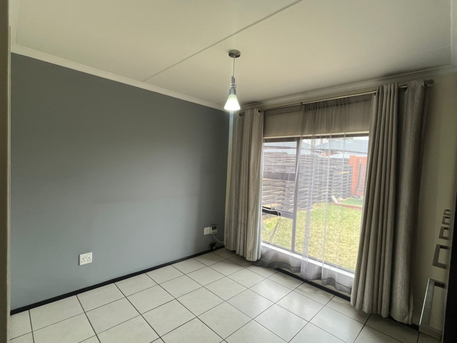 3 Bedroom Property for Sale in Oakdene Gauteng