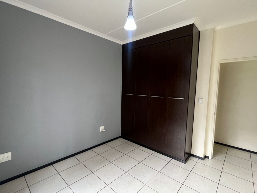 3 Bedroom Property for Sale in Oakdene Gauteng