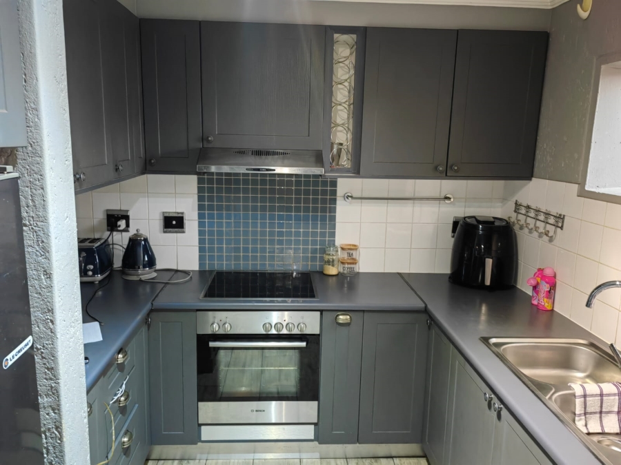 3 Bedroom Property for Sale in Mondeor Gauteng