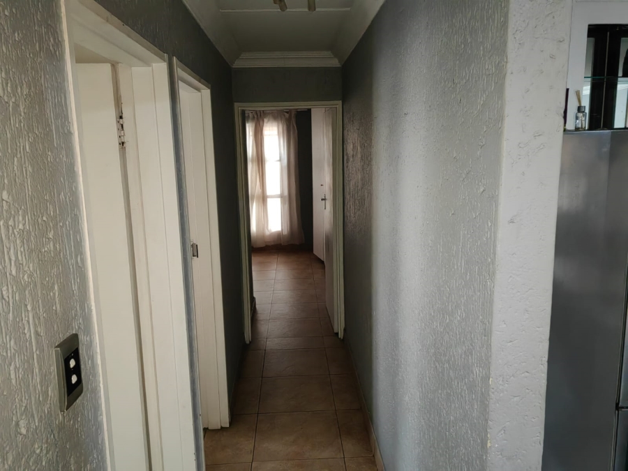 3 Bedroom Property for Sale in Mondeor Gauteng