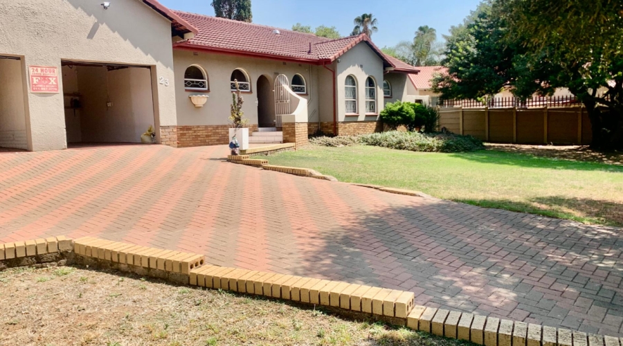 3 Bedroom Property for Sale in Mulbarton Gauteng
