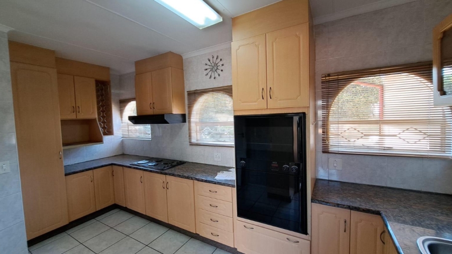 3 Bedroom Property for Sale in Mulbarton Gauteng