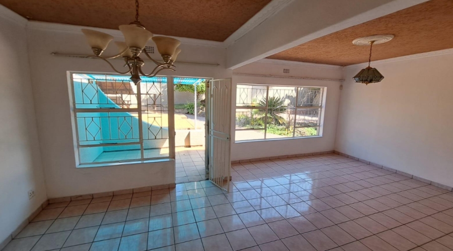 3 Bedroom Property for Sale in Mulbarton Gauteng