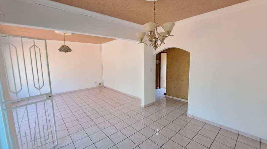 3 Bedroom Property for Sale in Mulbarton Gauteng