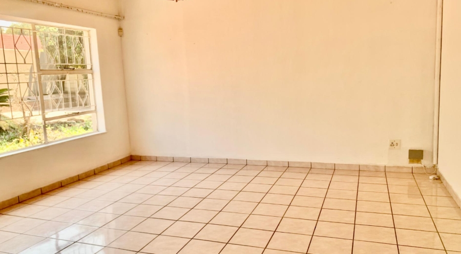 3 Bedroom Property for Sale in Mulbarton Gauteng