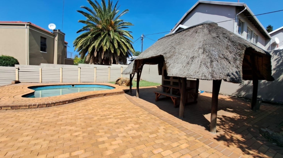 3 Bedroom Property for Sale in Mulbarton Gauteng