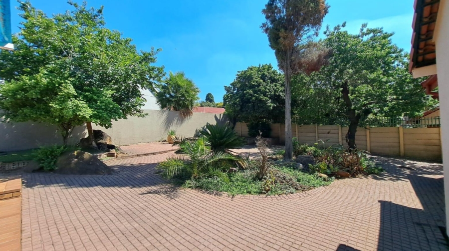 3 Bedroom Property for Sale in Mulbarton Gauteng