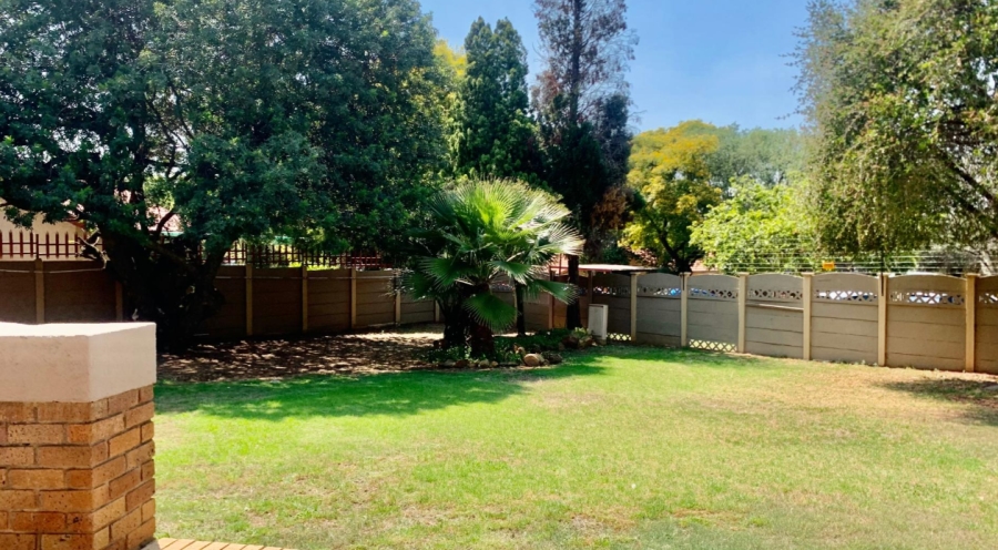 3 Bedroom Property for Sale in Mulbarton Gauteng