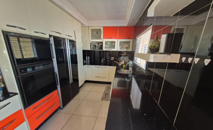 4 Bedroom Property for Sale in Mulbarton Gauteng