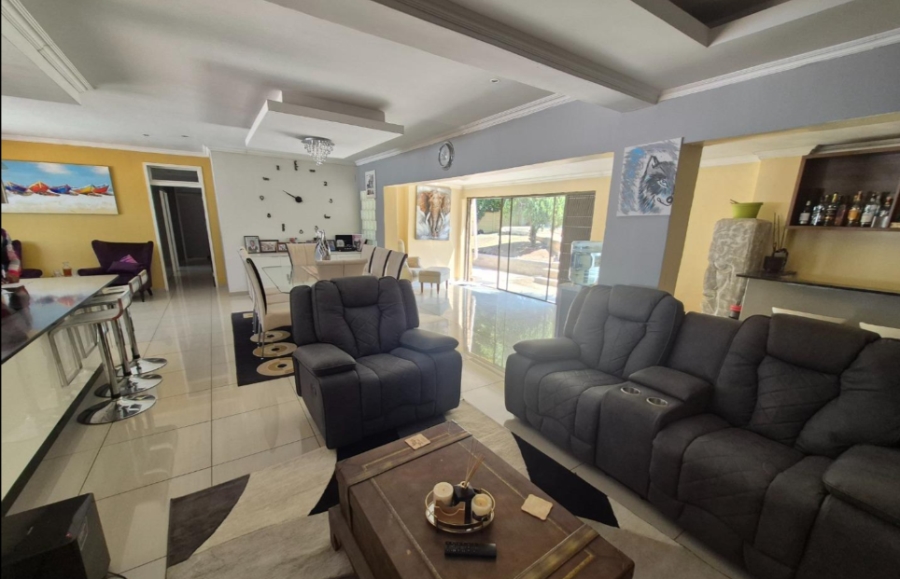 4 Bedroom Property for Sale in Mulbarton Gauteng