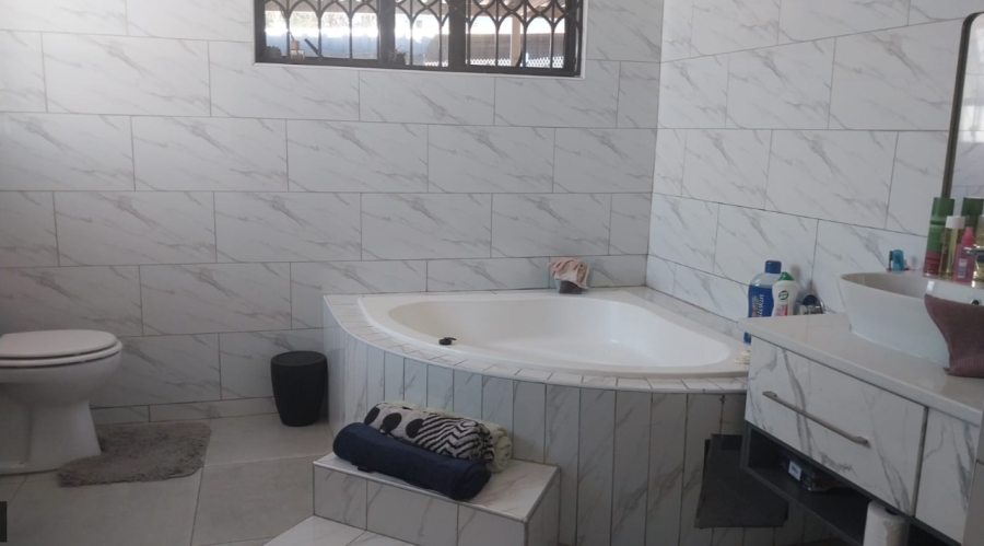 4 Bedroom Property for Sale in Mulbarton Gauteng