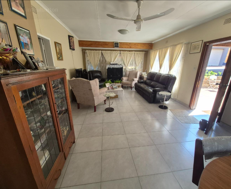 3 Bedroom Property for Sale in Mulbarton Gauteng