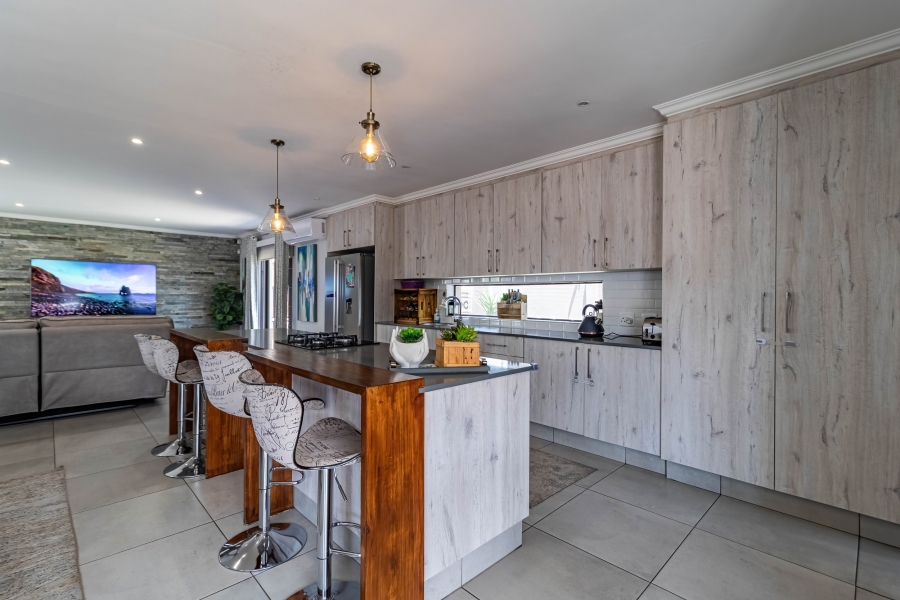 4 Bedroom Property for Sale in South Crest Gauteng