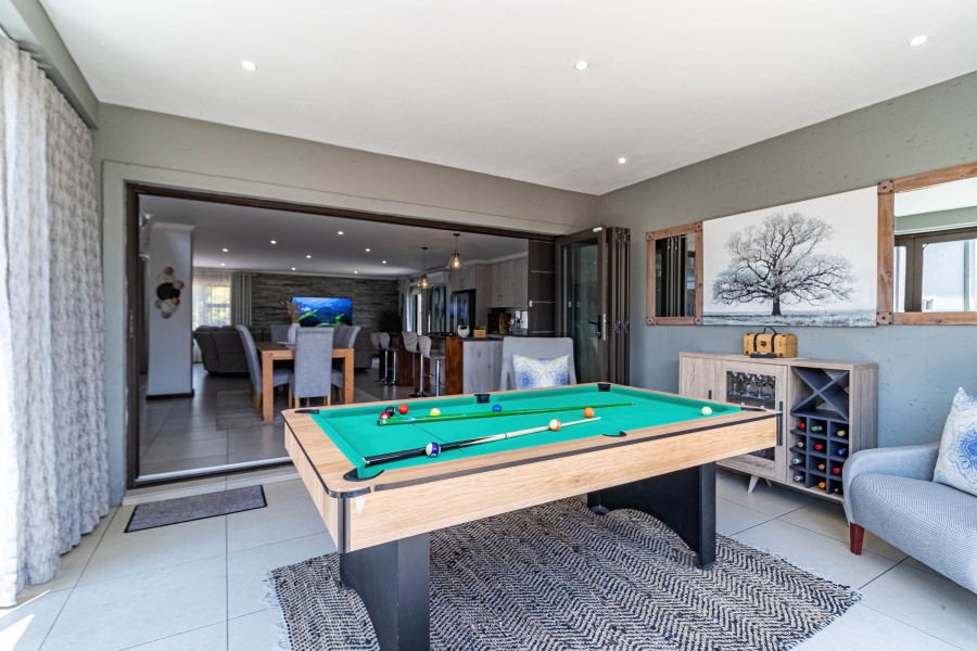 4 Bedroom Property for Sale in South Crest Gauteng